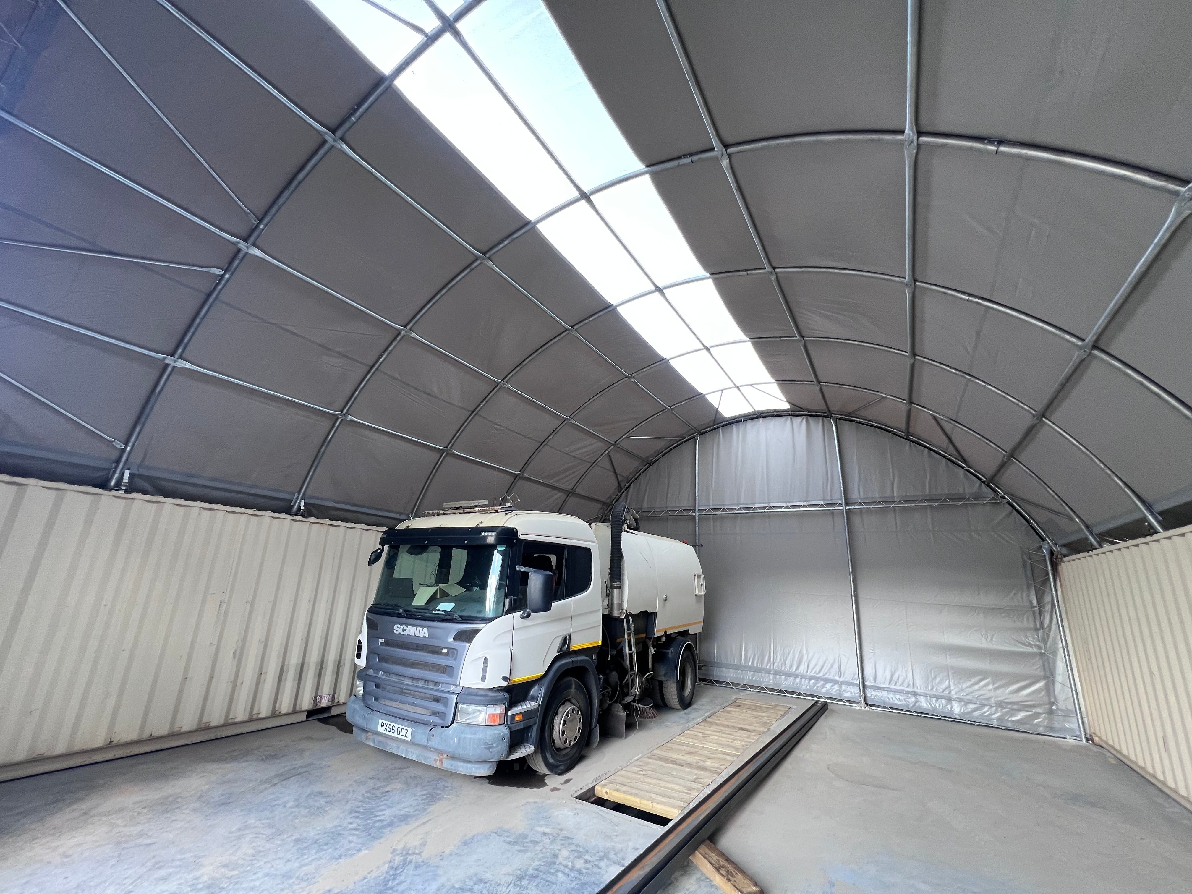 Pensiline per container - 40 piedi x 40 piedi x 15 piedi (12 m x 12 m x 4,5 m)
