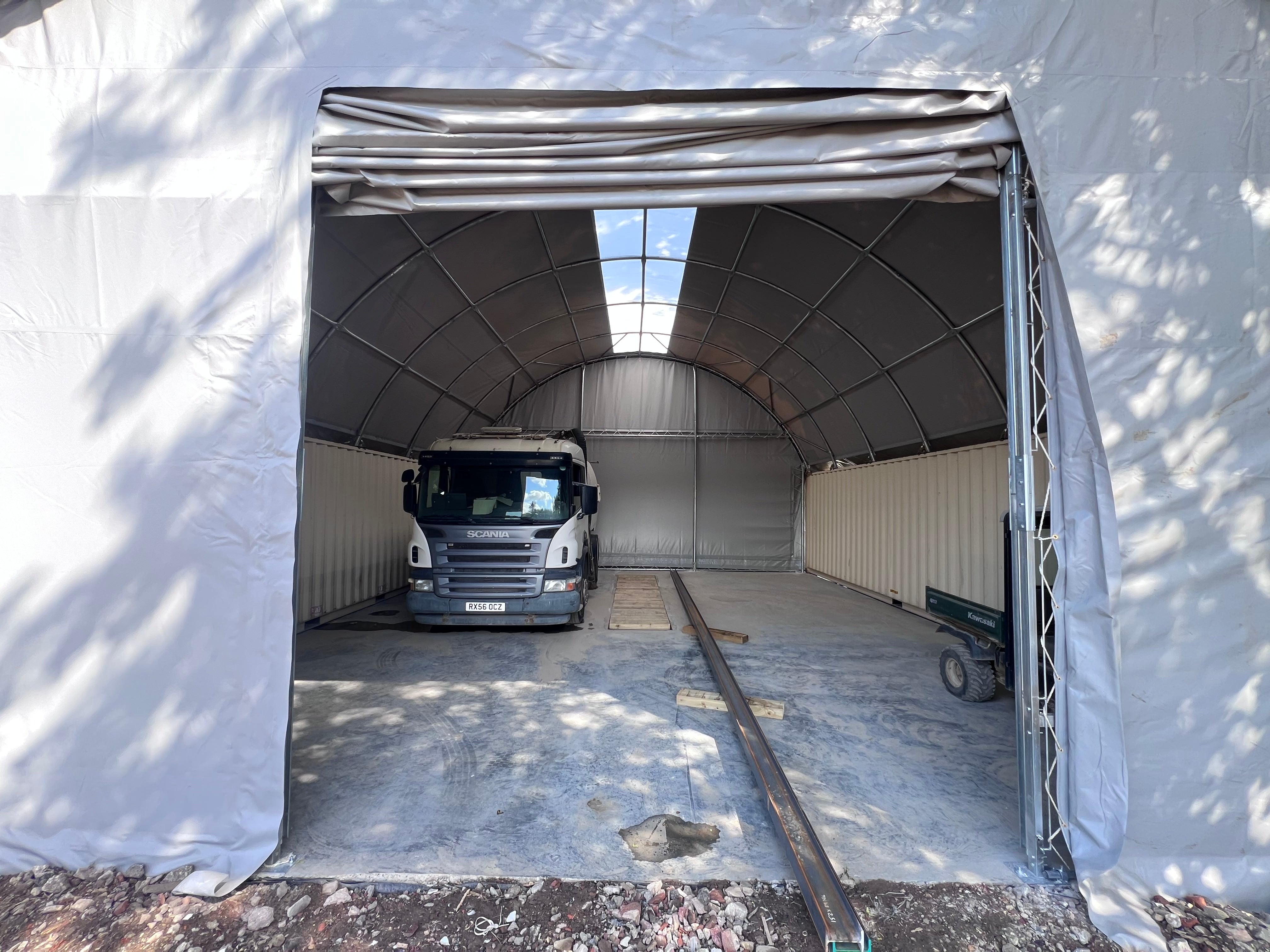 Pensiline per container - 40 piedi x 40 piedi x 15 piedi (12 m x 12 m x 4,5 m)